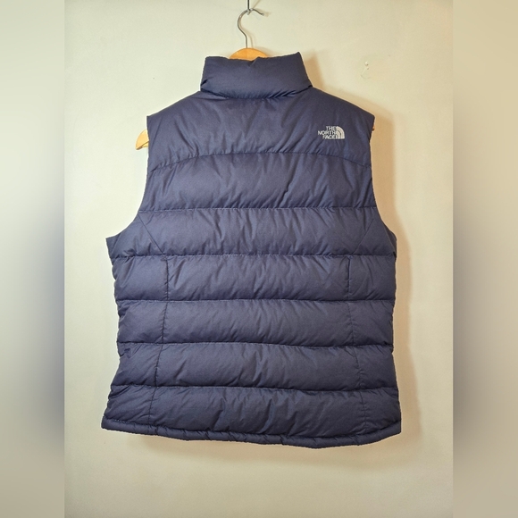 Ladies XL Northface Puffer Vest - Picture 2 of 9